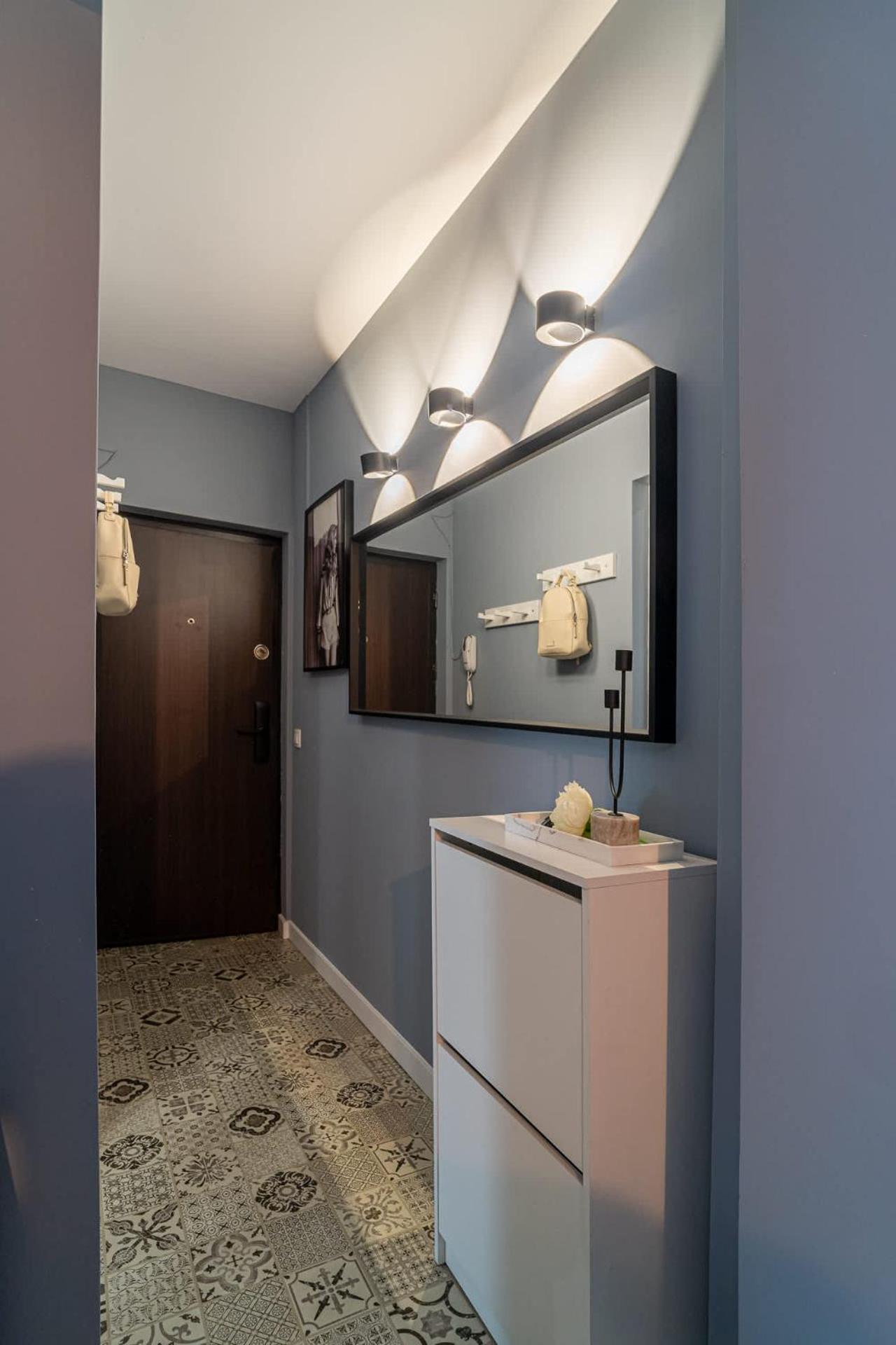 Chic Black & White 2Br Retreat On Dambovitei Bucharest Luaran gambar